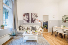 Most Central Budapest Home - 2 min to NewYork Cafe